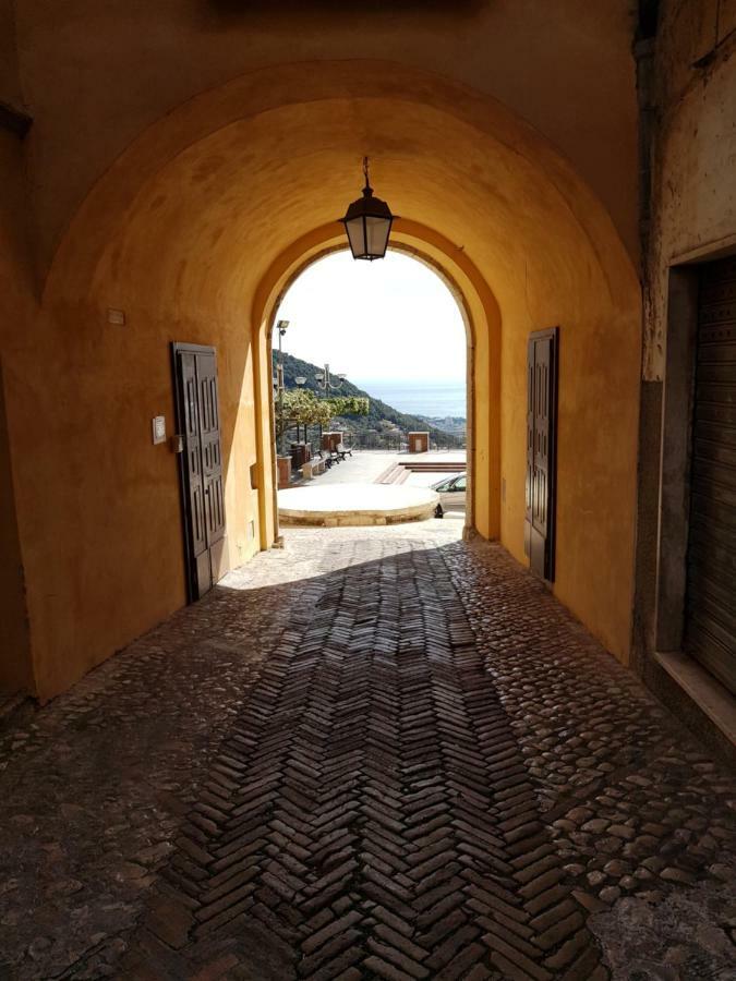 Willa La Dimora Di Ares Formia Zewnętrze zdjęcie